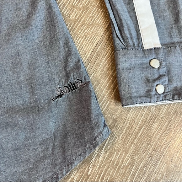Ladies Sz Small Gray/blue Adiktd Long Sleeve Embroidered Western Shirt - Picture 5 of 9